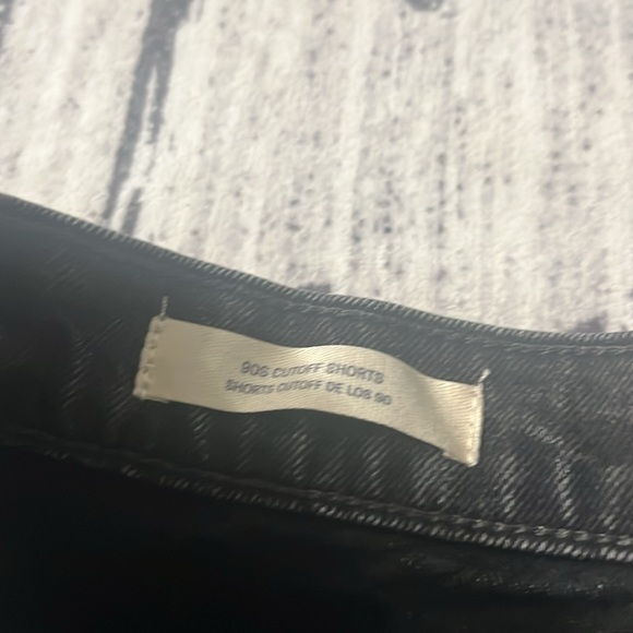 Universal Threads - Picture 3 of 4